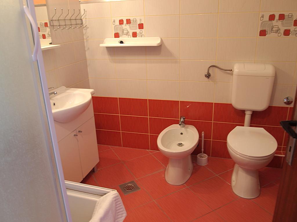 Apartmani Delfin Grebastica Ngoại thất bức ảnh